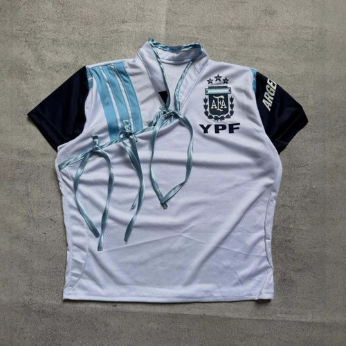 Damen Sport-Trikot mit figurbetontem Schnitt und innovativen Krawatten Drune