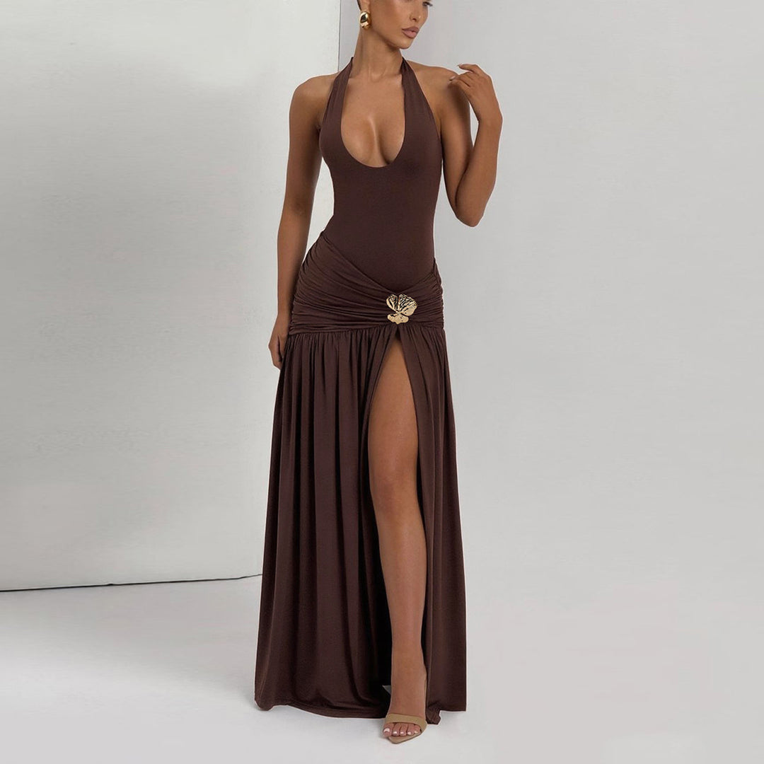 Damen Maxi-Kleid mit eleganten Raffungselementen und aufwendiger Brosche Drune