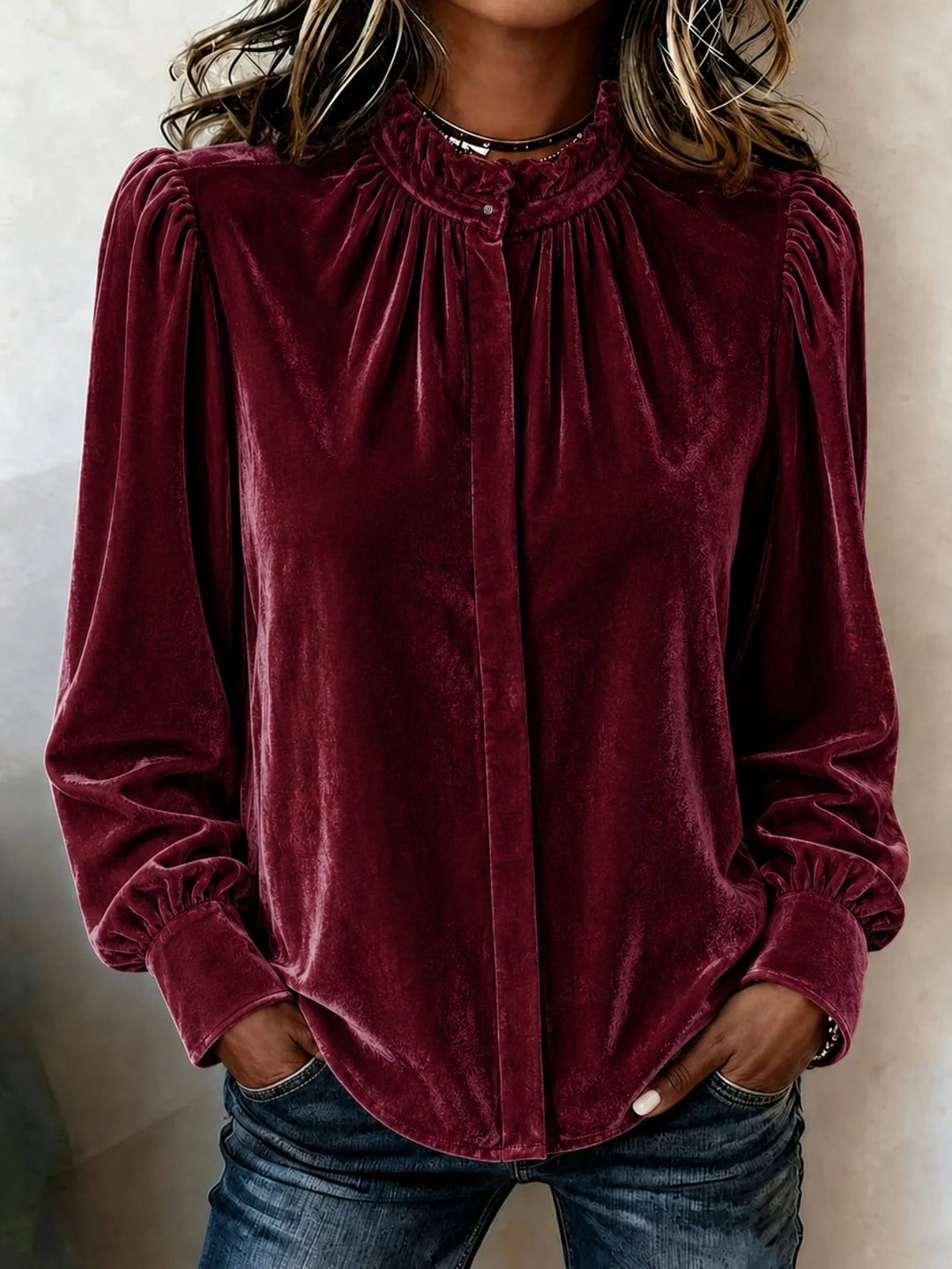 Damen Samtbluse mit Rüschen-Stehkragen, verdeckter Knopfleiste und gerafften Ballonärmeln Drune
