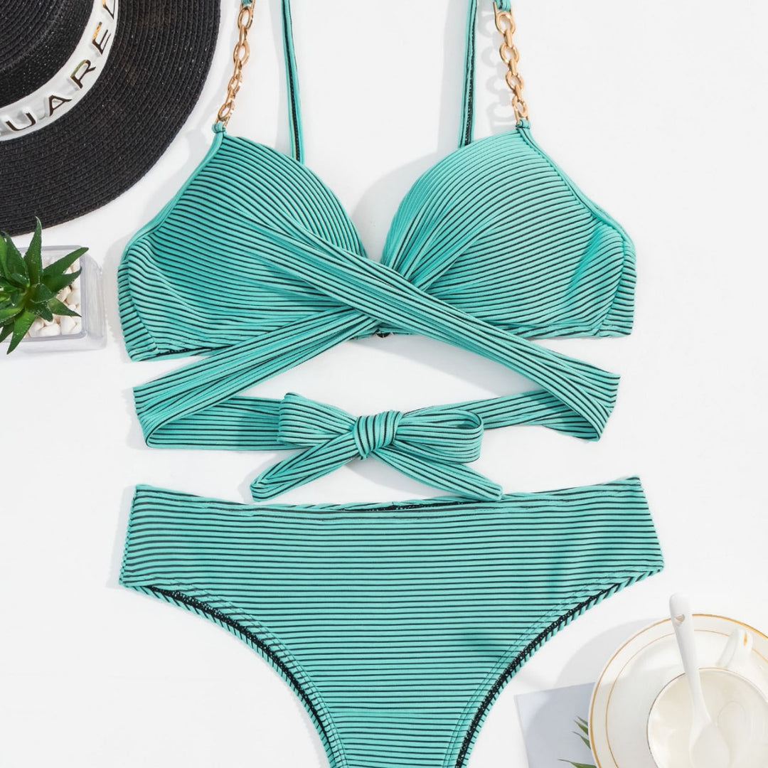 Damen Push-Up Bikini-Top mit elegantem Wickeldesign und goldenen Akzenten Drune