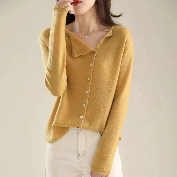 Drune | Classic long-sleeved sweater with buttons