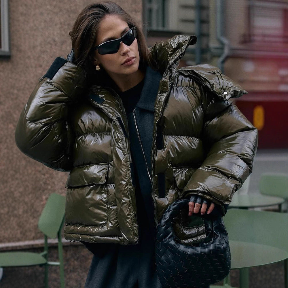 Damen wattierte Kurzjacke mit Hochglanzfinish, Oversize-Schnitt und Kapuze Drune