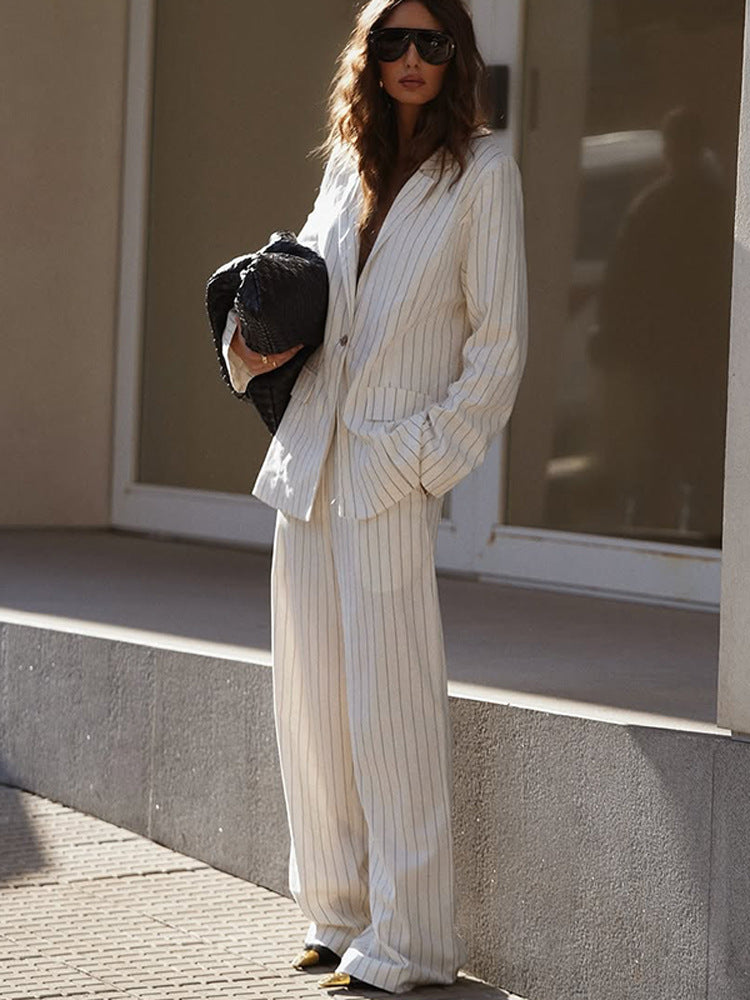 Damen Zweiteiliges Nadelstreifen-Anzugset mit Oversize-Blazer und weiter Bundfaltenhose Drune