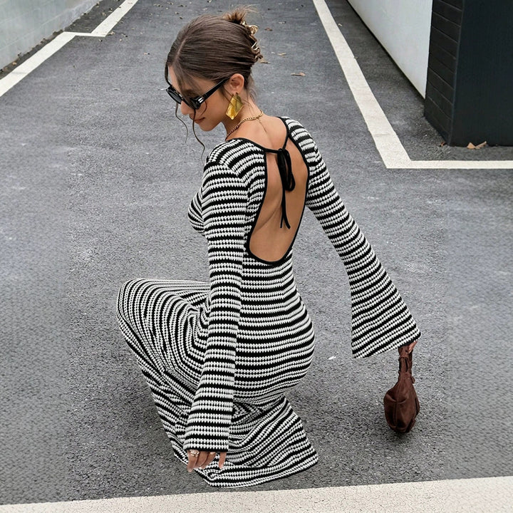 Damen Figurbetontes Ripp‑Midikleid mit Trompetenärmeln und taillierter Schnittführung Drune