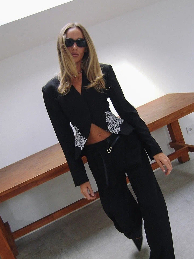 Damen Sculpted Cropped-Blazer mit Spitzenbesatz und taillierter Silhouette Drune