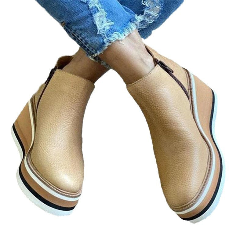 Damen Keilabsatz-Stiefeletten mit Plateau, Slip-On-Design und weichem Lederfinish Drune