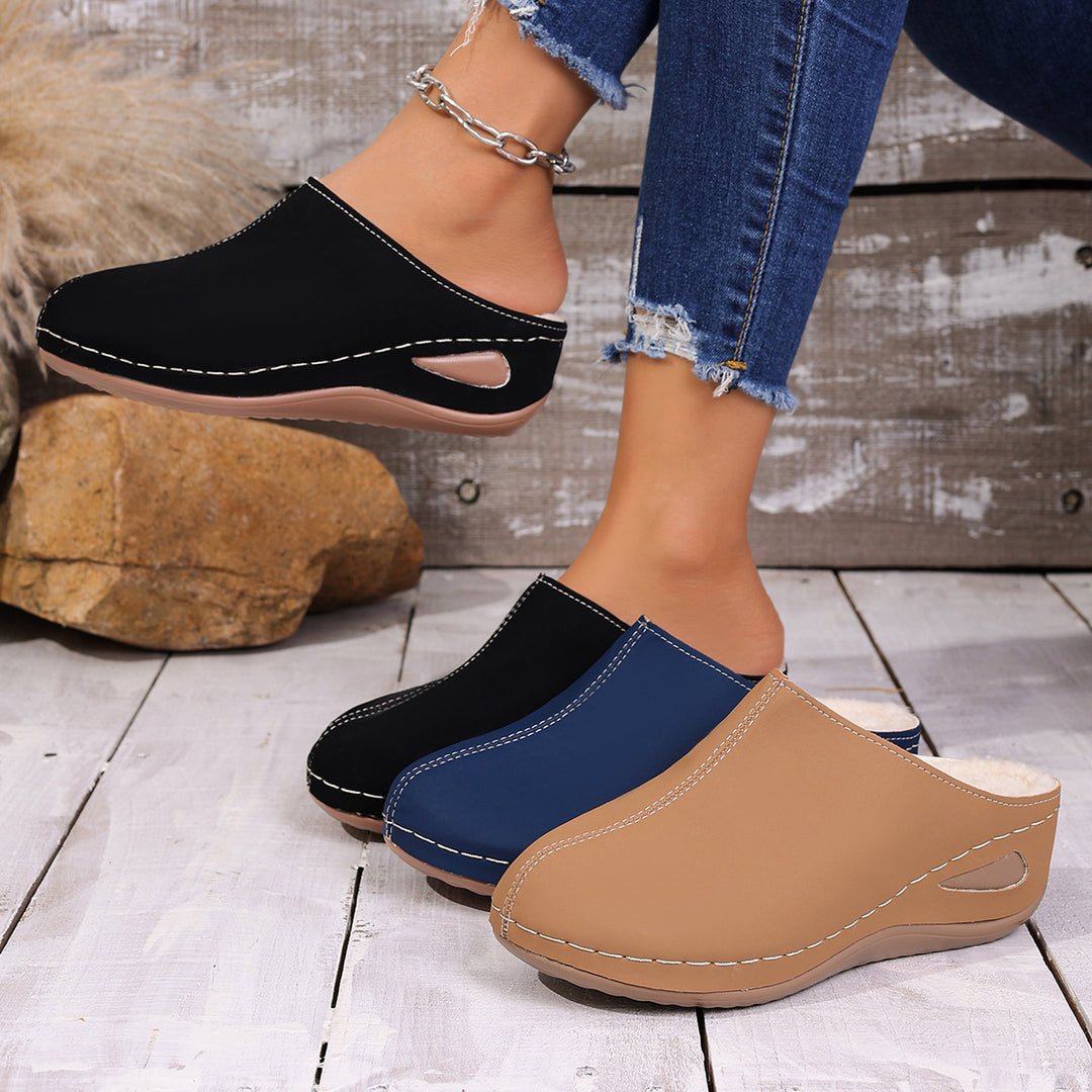 Damen  geschlossene Slip-On Pantolette mit ergonomischem Keilabsatz und dekorativer Ziernaht Drune
