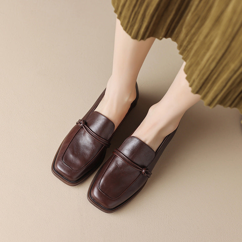 Damen Mokassins mit eleganter Lederverarbeitung und stilvollen Bindegürtel Drune