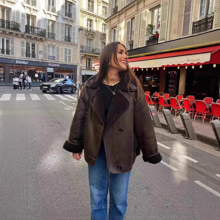 Damen Kurzjacke im Lammfell‑Look mit Teddyfutter und Knopfleiste Drune