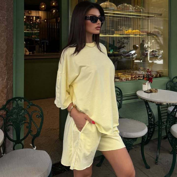 Damen lässiges Freizeit-Set mit oversized Oberteil und Shorts Drune
