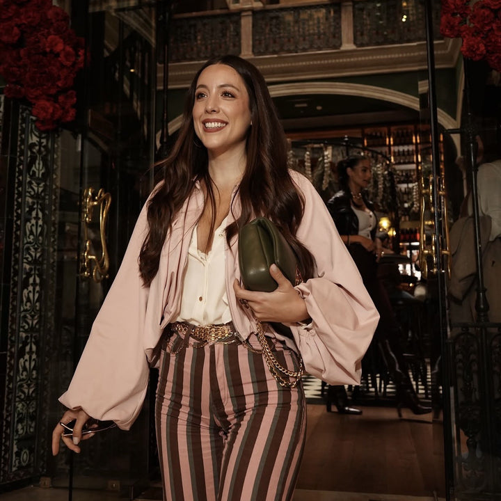 Damen Kurze Cape-Jacke mit voluminösen Ballonärmeln, Stehkragen und Reißverschluss Drune