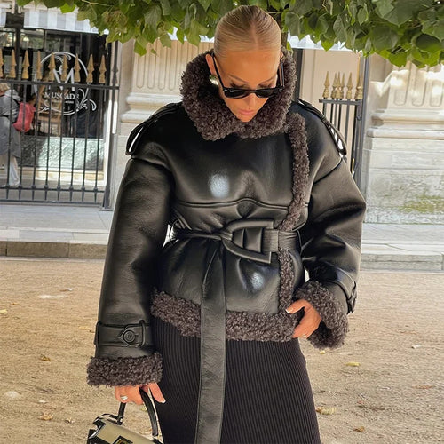 Damen Modische Kunstlederjacke mit kuscheligem Fellkragen und tailliertem Gürtel Drune