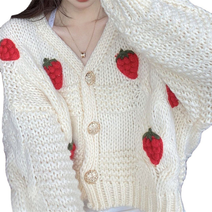 Damen Grobstrickjacke mit liebevollen Blumenapplikationen und goldenen Knöpfen Drune