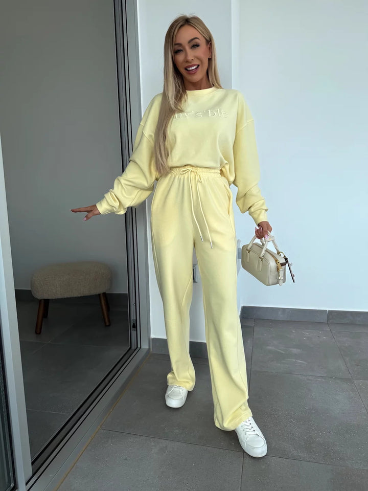 Damen stylischer Freizeitanzug mit modernem Schnitt und lässigen Details Drune