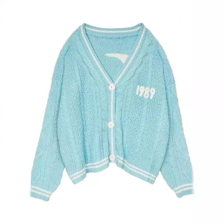Damen nan kurze gestrickte V Ausschnitt Strickjacke mit Zopfmuster und Perlmuttknöpfen Drune