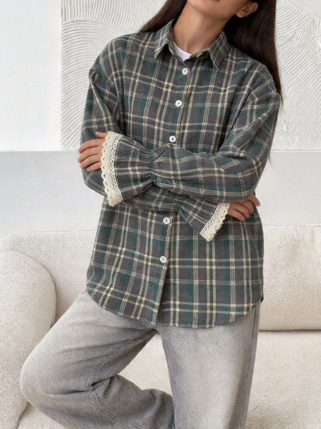 Damen Karo-Hemdbluse mit Spitzenmanschetten und Oversize-Schnitt Drune
