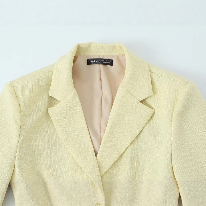 Damen Kurzer Bouclé‑Tweed‑Blazer mit Reverskragen und Zweiknopfverschluss Drune