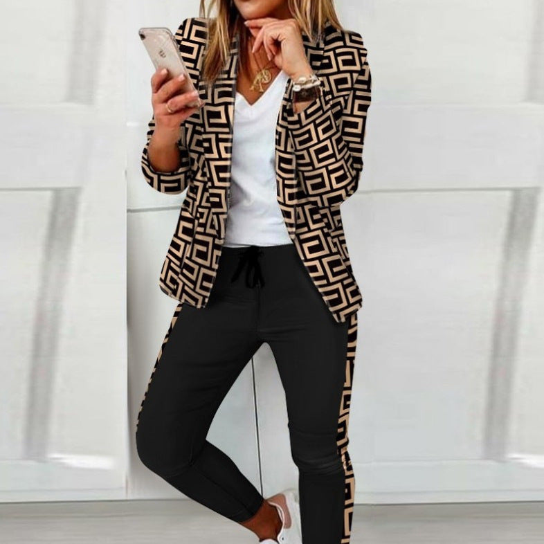 Zweiteiliges Set für Damen: Hosenanzug mit Muster, bestehend aus einem langärmeligen Blazer (offene Front, taillierter Schnitt) und einer unifarbenen langen Hose – ideal fürs Büro – DRUNE