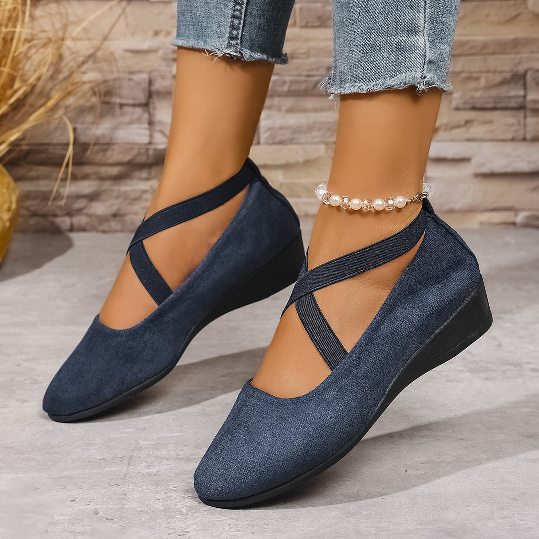 Damen  minimalistische Samt-Ballerina mit dekorativer Fußkette und ergonomischem Komfortfußbett Drune