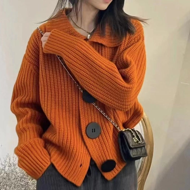 Damen Kuschelige Strickjacke mit breiten Knöpfen und klassischem Kragen Drune