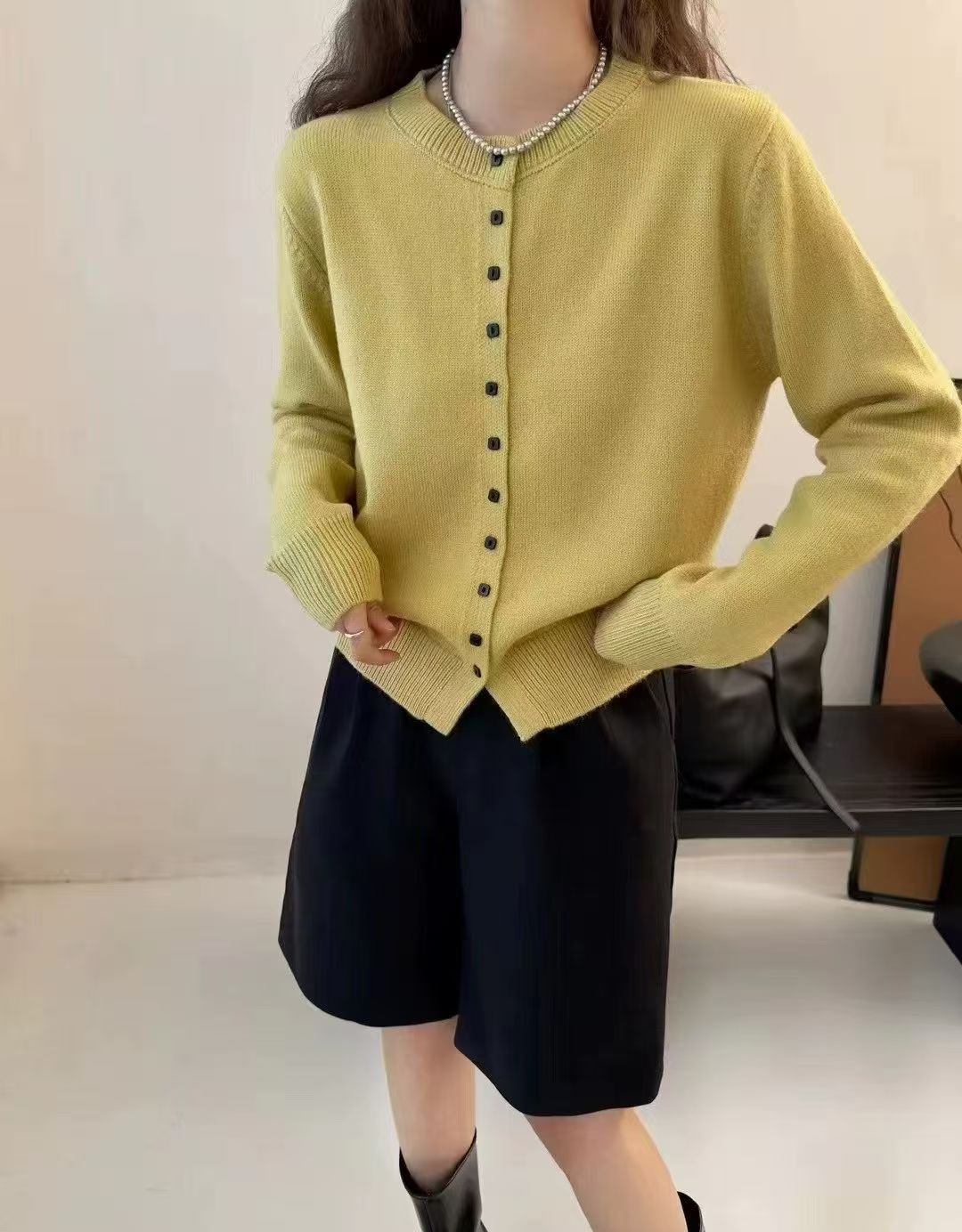 Damen edler Knopf-Cardigan aus hochwertiger Wolle Drune
