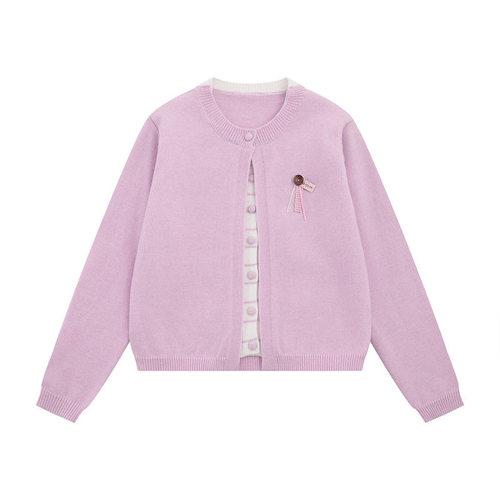 Damen Feinstrick-Cardigan mit Rundhals, verdeckter Knopfleiste und Zierbrosche Drune