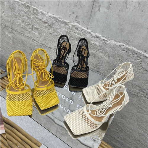 Damen nan luftige Netz-Sandalette mit quadratischer Zehenbox und Wickelschnürung Drune