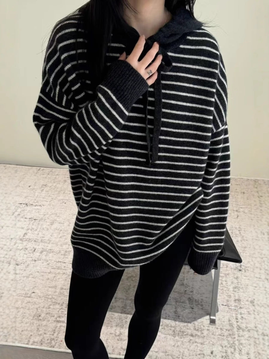 Damen Oversize-Kapuzenpullover aus weichem Feinstrick mit maritimem Streifenmuster Drune