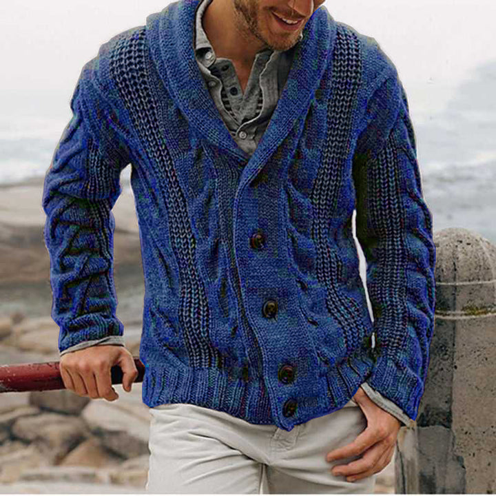 Herren Grobstrick-Cardigan mit Schalkragen, Zopfmuster und wärmender Knopfleiste Drune