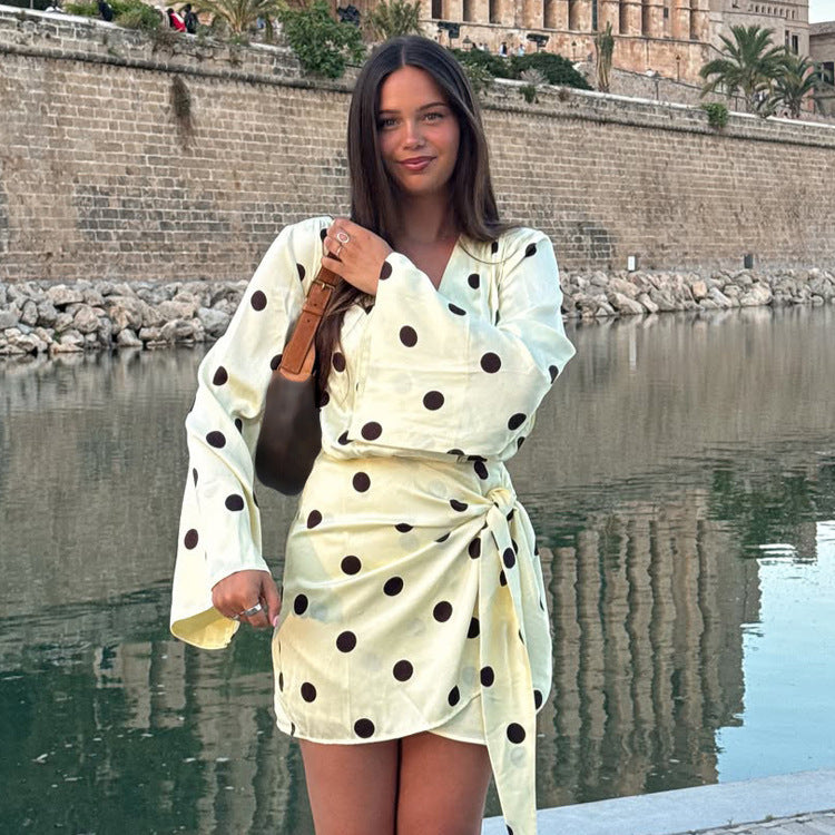 Damen Wickel-Minikleid mit V-Ausschnitt, Glockenärmeln und Polka-Dot-Print Drune