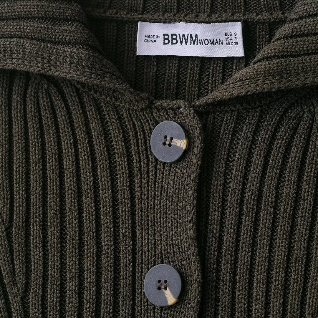 Damen Strickjacke mit dekorativem Kragen und modernen Knopfdetails Drune