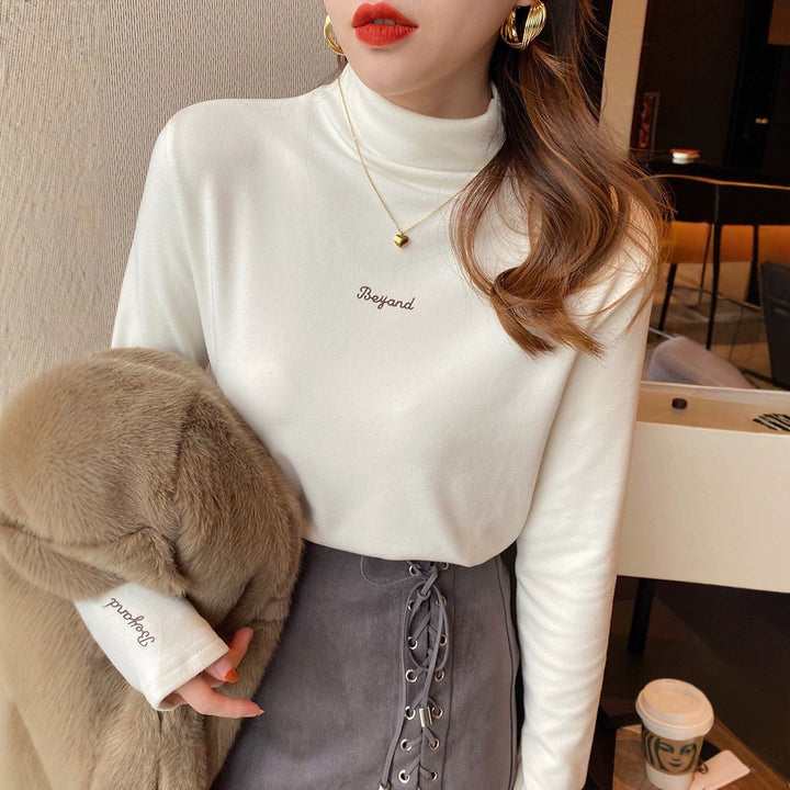 Damen Turtleneck-Pullover mit innovativem Schriftzug Drune