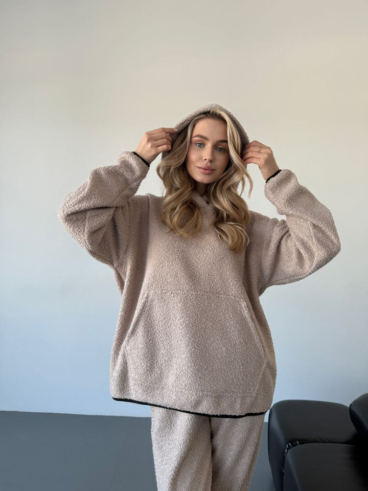 Damen Kuschelhülle mit Kapuze und seitlichen Taschen Drune