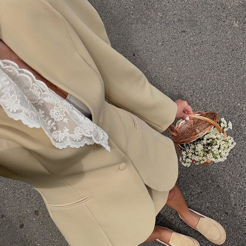 Damen modisches Blazer-Kleid mit hochgeschlossenem Kragen und Rüschendetails Drune