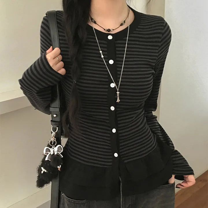 Damen nan feiner Kurzcardigan mit Knopfleiste, Spitzenkragen und welligem Saum Drune