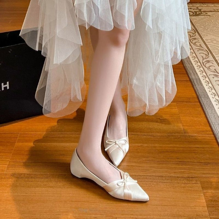 Damen Spitz zulaufende Satin-Ballerinas mit Schleifen-Detail und gepolstertem Komfortfußbett Drune