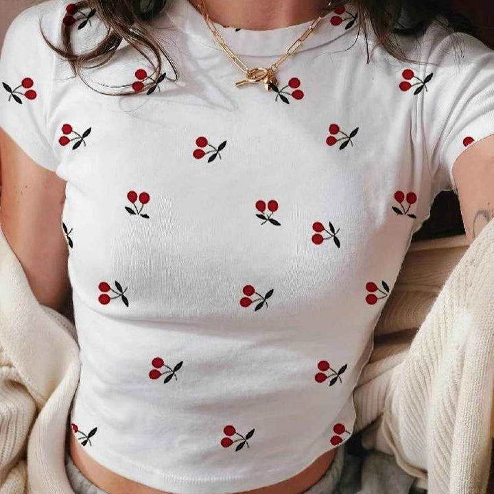 Damen Crop-T-Shirt mit frischem Kirschmotiv und figurbetontem Schnitt Drune
