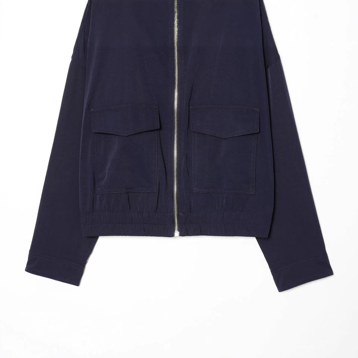 Damen nan kurze Utility-Blousonjacke mit Stehkragen, aufgesetzten Brustklappen, durchgehendem Reißverschluss und elastischem Saum Drune