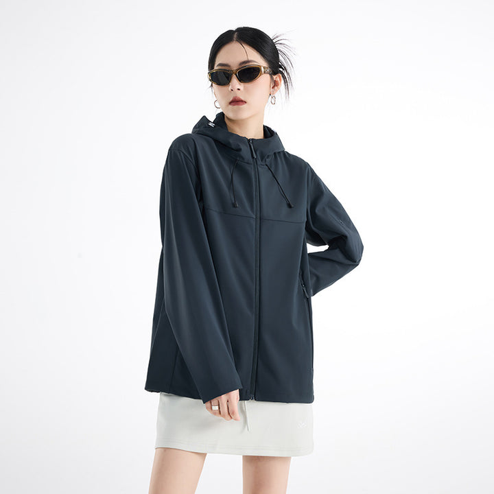 Damen Atmungsaktive Softshell-Regenjacke mit Kapuze, winddicht und minimalistischer Tech-Optik Drune