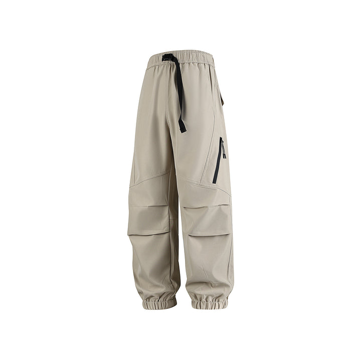 Herren Weite technische Cargo-Joggerhose mit elastischem Tunnelzugbund, aufgesetzten Klappentaschen und Reißverschluss-Beintasche Drune