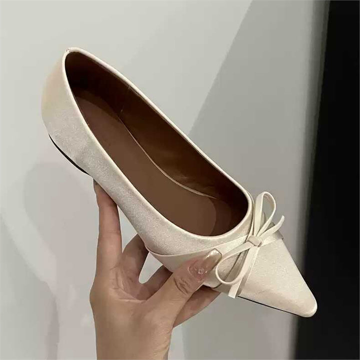 Damen Spitz zulaufende flache Ballerina mit Schleifen-Detail und gepolstertem Komfortfußbett Drune