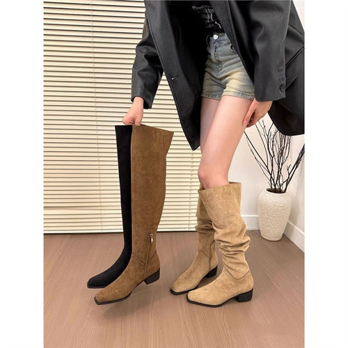 Damen Slouch‑Stiefel aus Veloursleder mit kniehohem Schaft und niedrigem Blockabsatz Drune