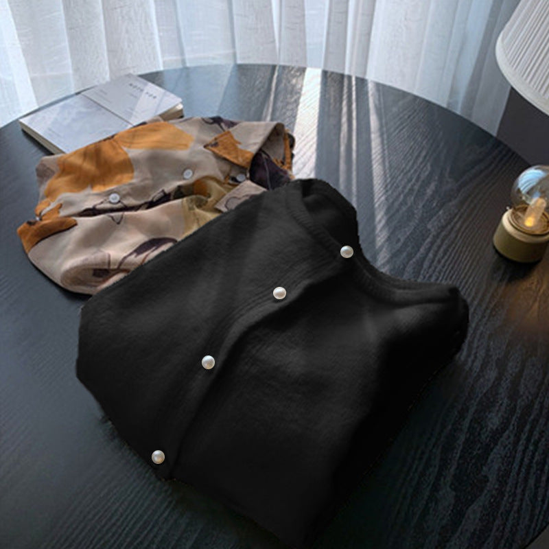 Damen Strickjacke mit edlen Perlenknöpfen und modernem Design Drune