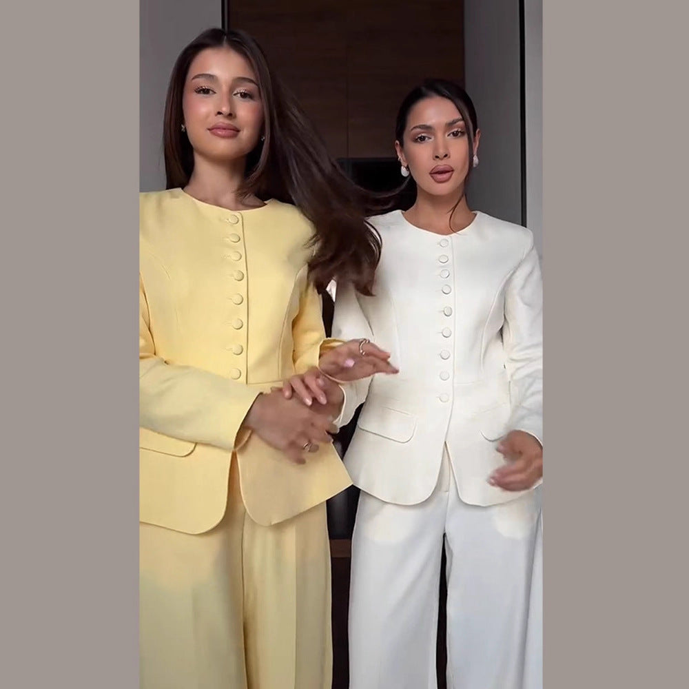 Damen Taillierter Blazer mit Rundhalsausschnitt, dekorativen Stoffknöpfen und Pattentaschen Drune