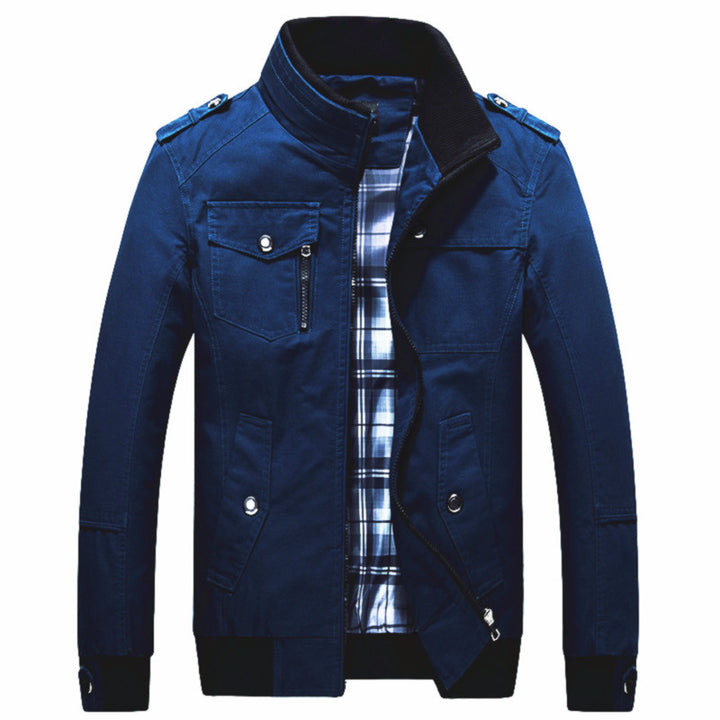 Herren nan militärisch inspirierte Übergangsjacke mit Stehkragen, Epauletten, Klappentaschen und kariertem Innenfutter Drune
