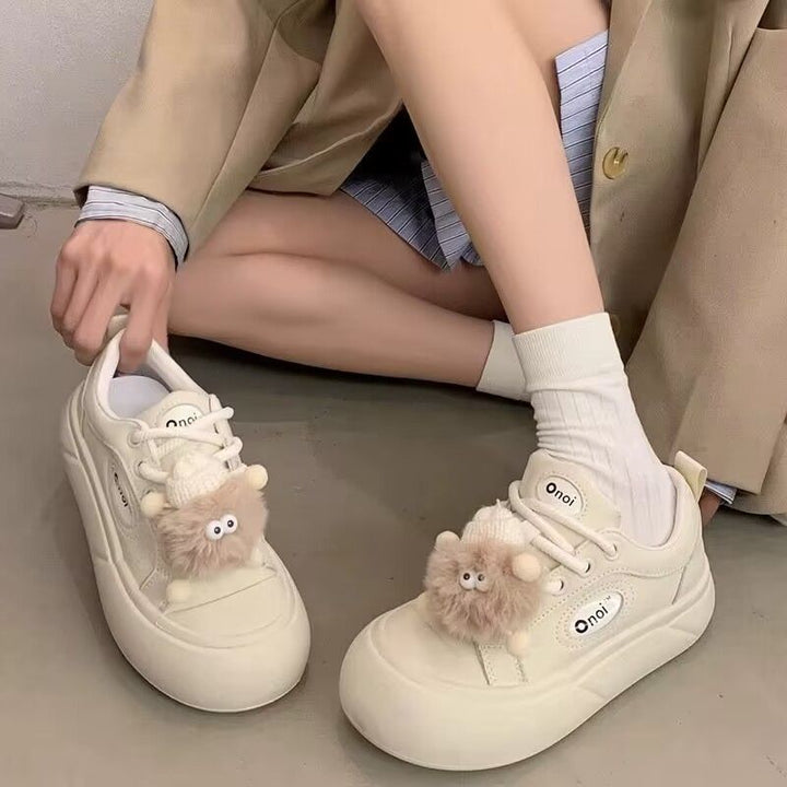 Damen Sneakers mit modischen Pompon-Applikationen und bequemer Sohle Drune