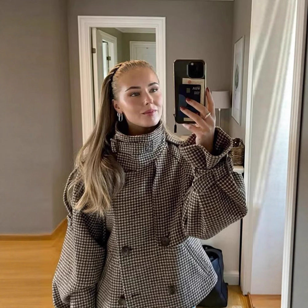 Damen Kurze zweireihige Boxy‑Jacke im Hahnentritt mit hohem Stehkragen und dekorativen Schnallen Drune