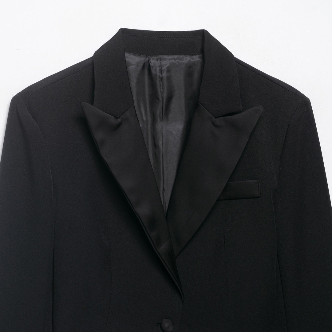 Damen Kurzblazer im Smokingstil mit Satinrevers, taillierter Cropped‑Silhouette Drune