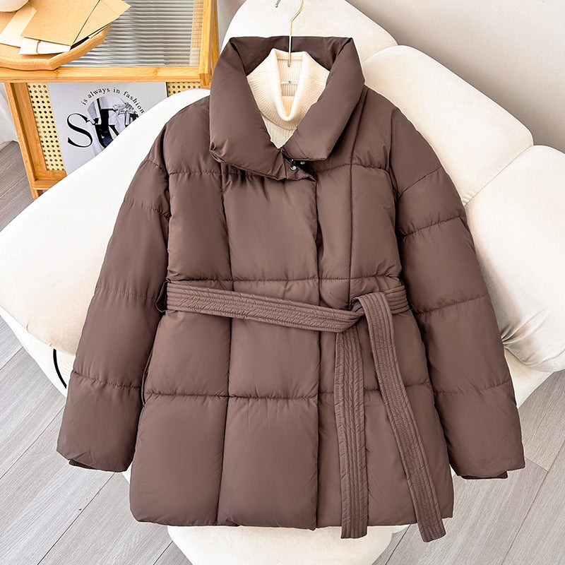 Damen Kurz‑Pufferjacke mit Taillengürtel, breitem Stehkragen und Kassettensteppung Drune