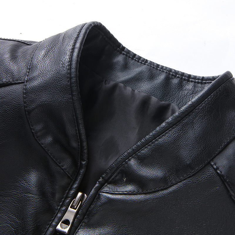 Herren Schlanker Kunstleder-Zipblouson mit minimalistischem Stehkragen und Doppelnahtdetails Drune